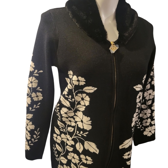 Anne Klein Black and White Floral Women's Sweater Size M - Picture 2 of 6
